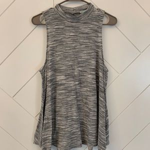Sleeveless gray top